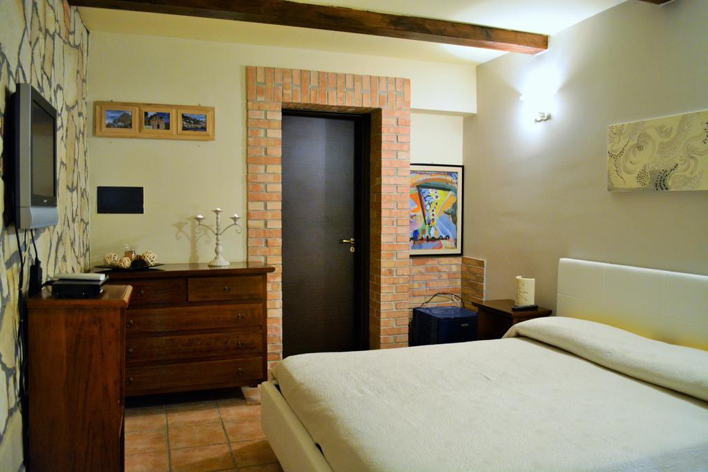 B&B La Collina Felice 펠라로 외부 사진