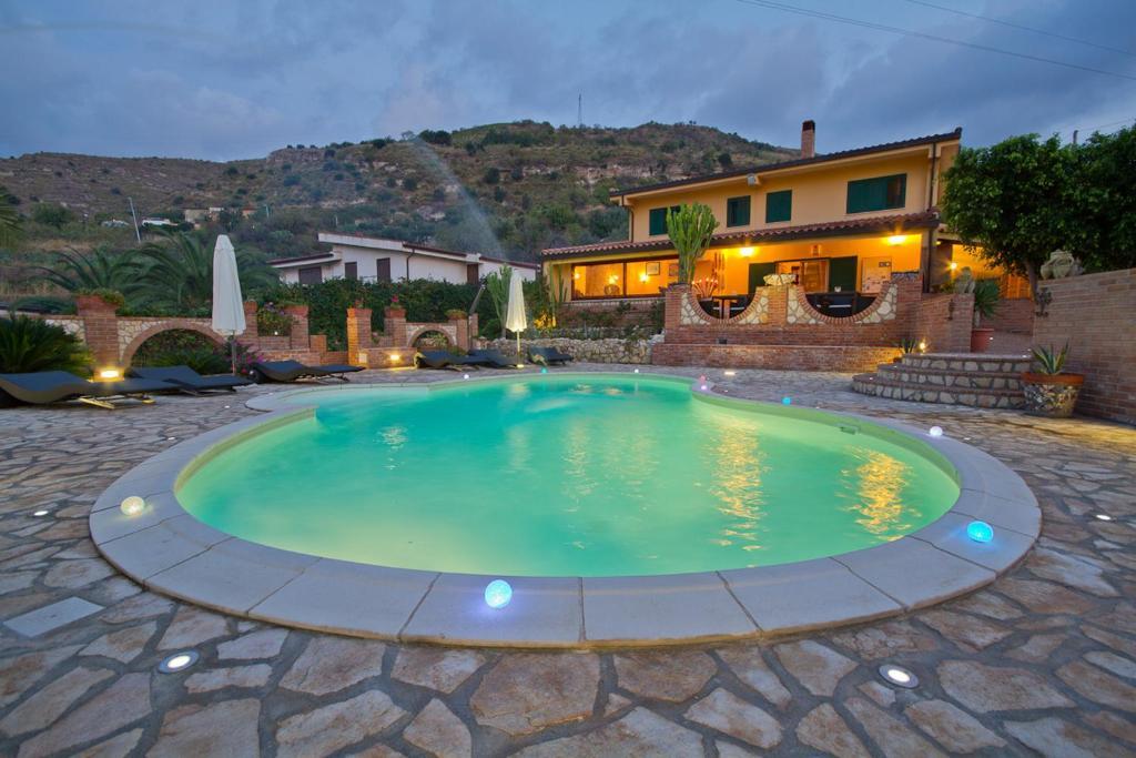 B&B La Collina Felice 펠라로 외부 사진